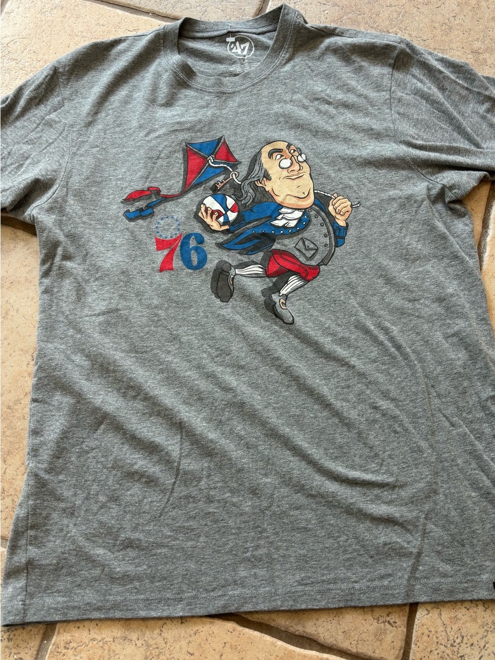 Philadelphia 76ers Men’s Small ‘47 NBA Ben Franklin T-Shirt Short Sleeve Shirt